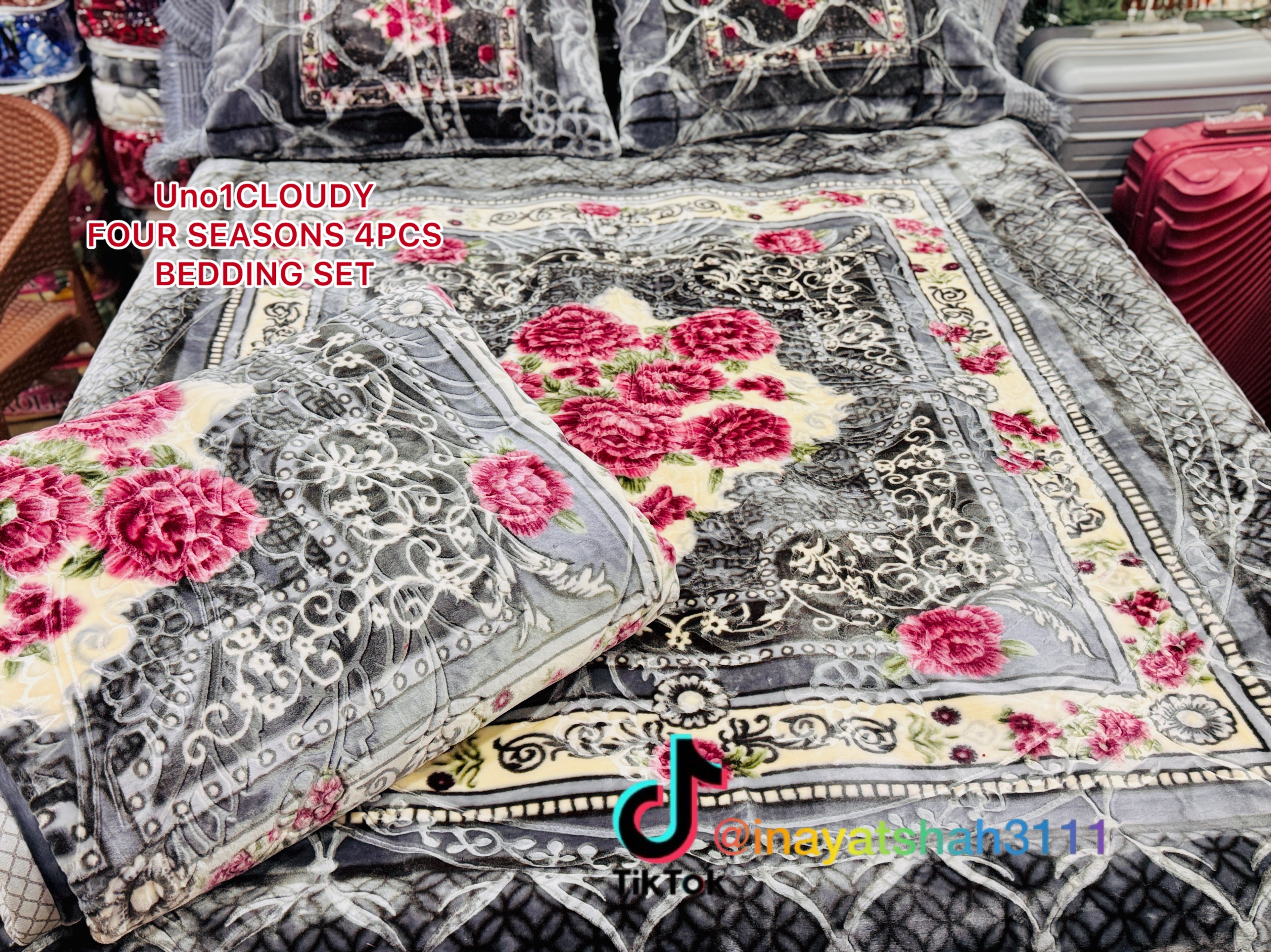 Uno1 Cloudy Four Seasons 4-Piece Premium Embossed Bedding Set 🌥️