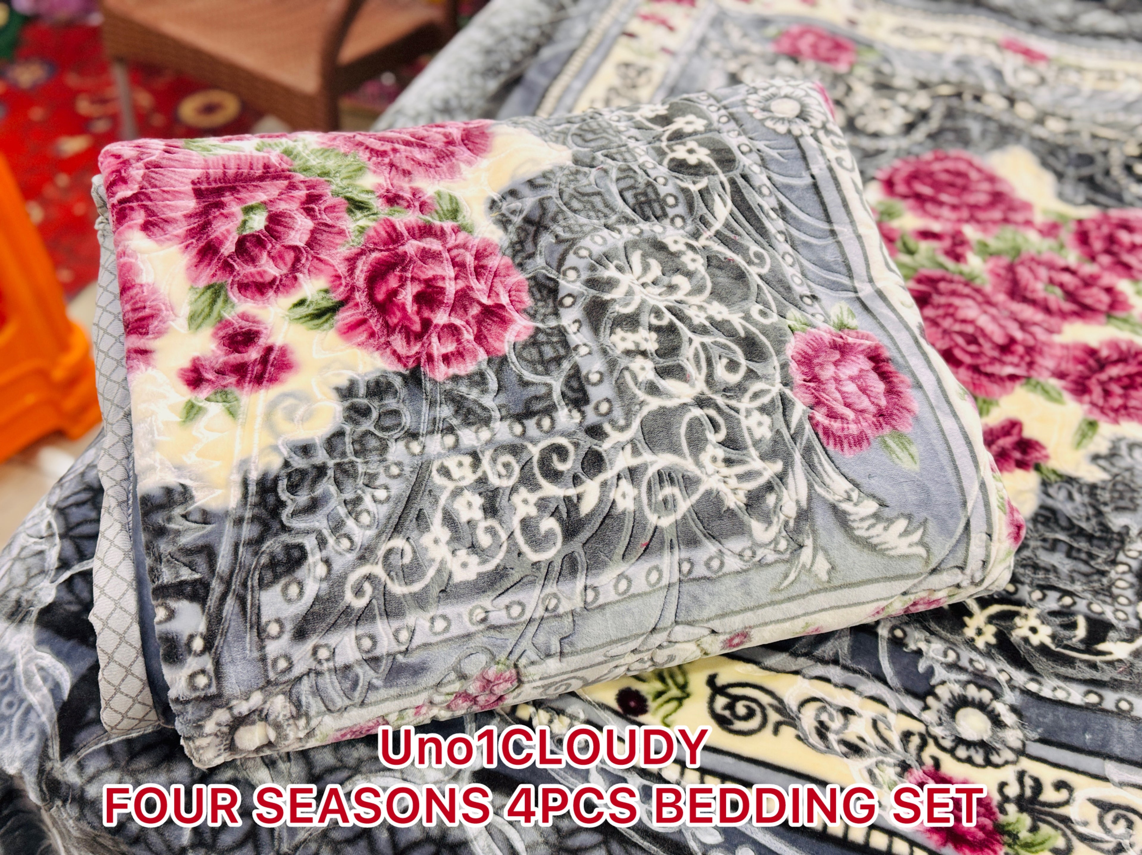 Uno1 Cloudy Four Seasons 4-Piece Premium Embossed Bedding Set 🌥️