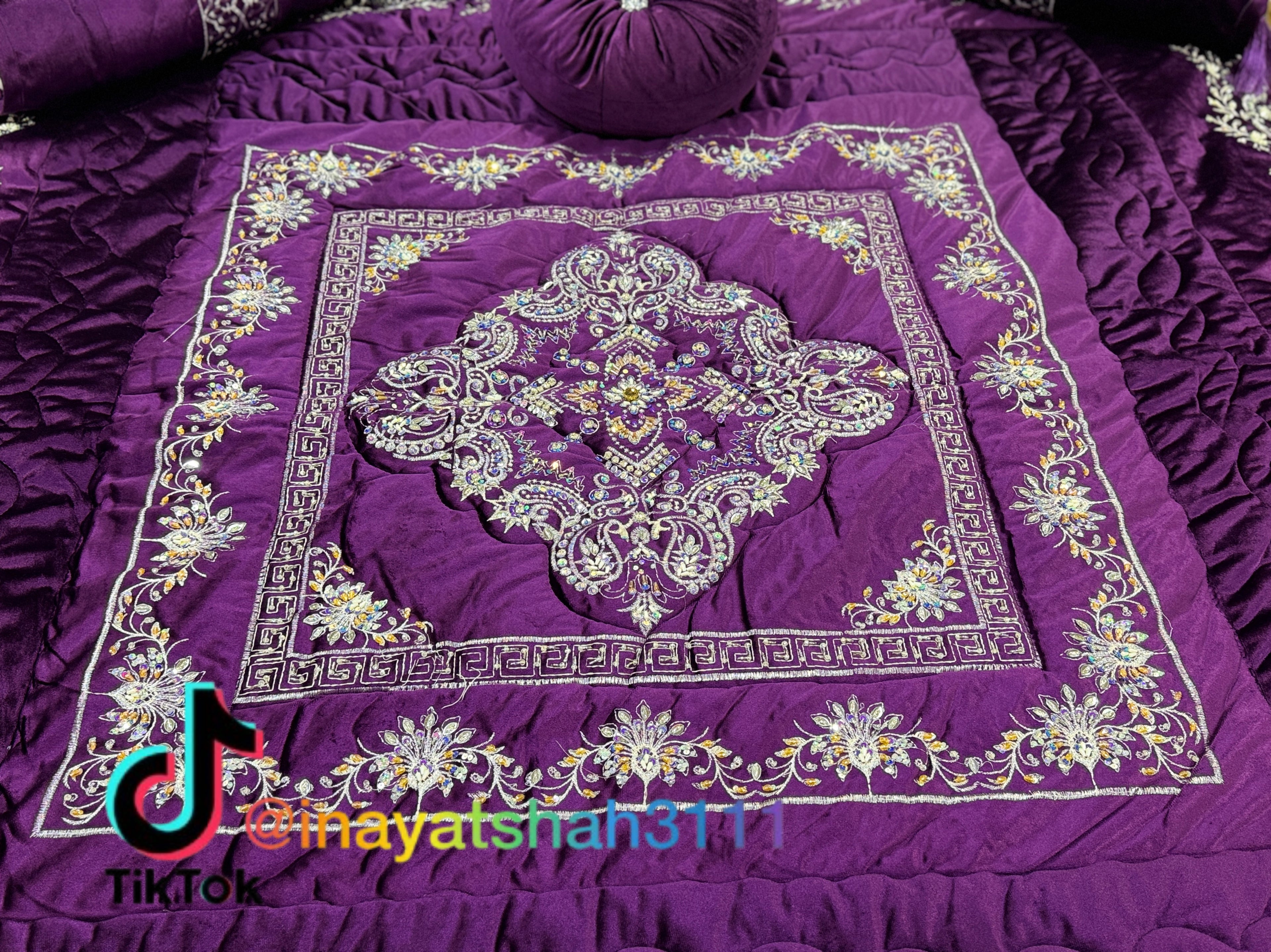 Handcrafted 13-Piece Luxury Razai Bedding Set – Premium Leather Cloth