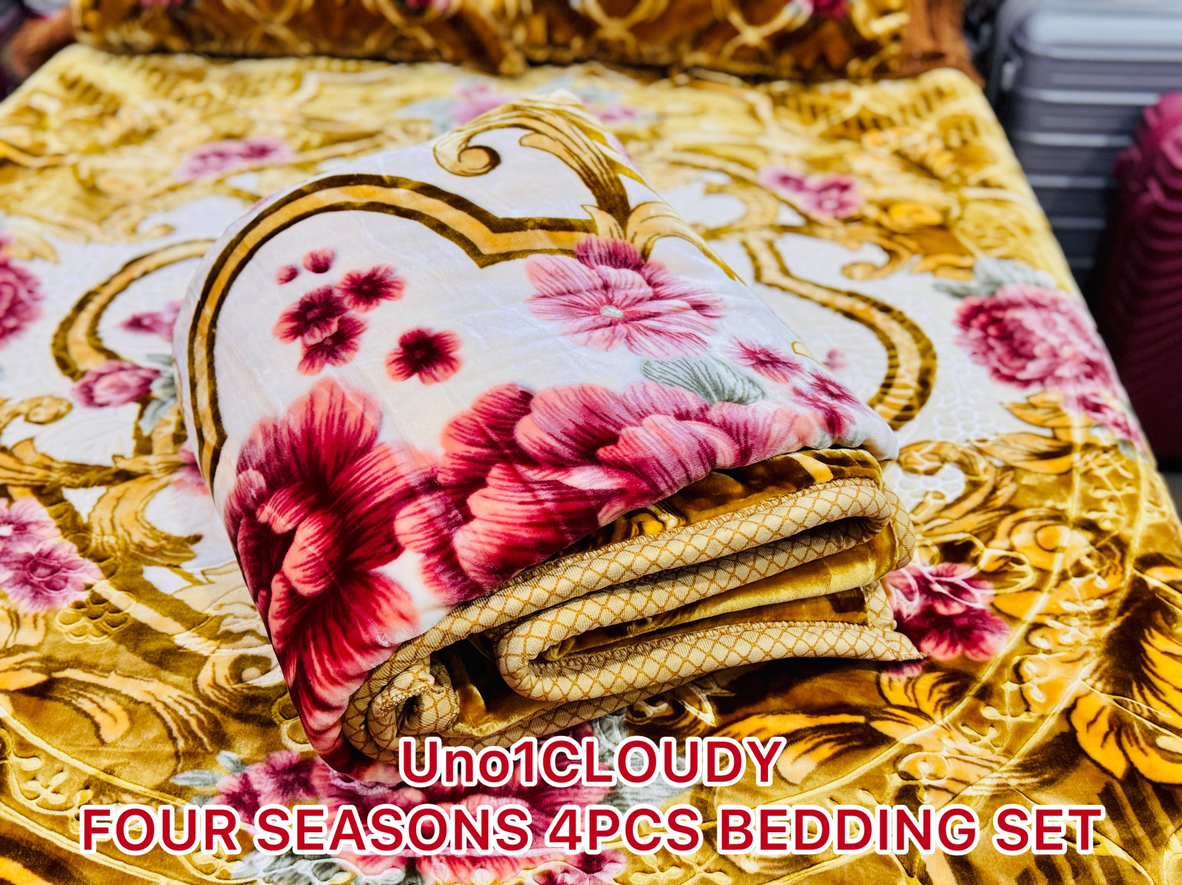 Uno1 Cloudy Four Seasons 4-Piece Premium Embossed Bedding Set 🌥️
