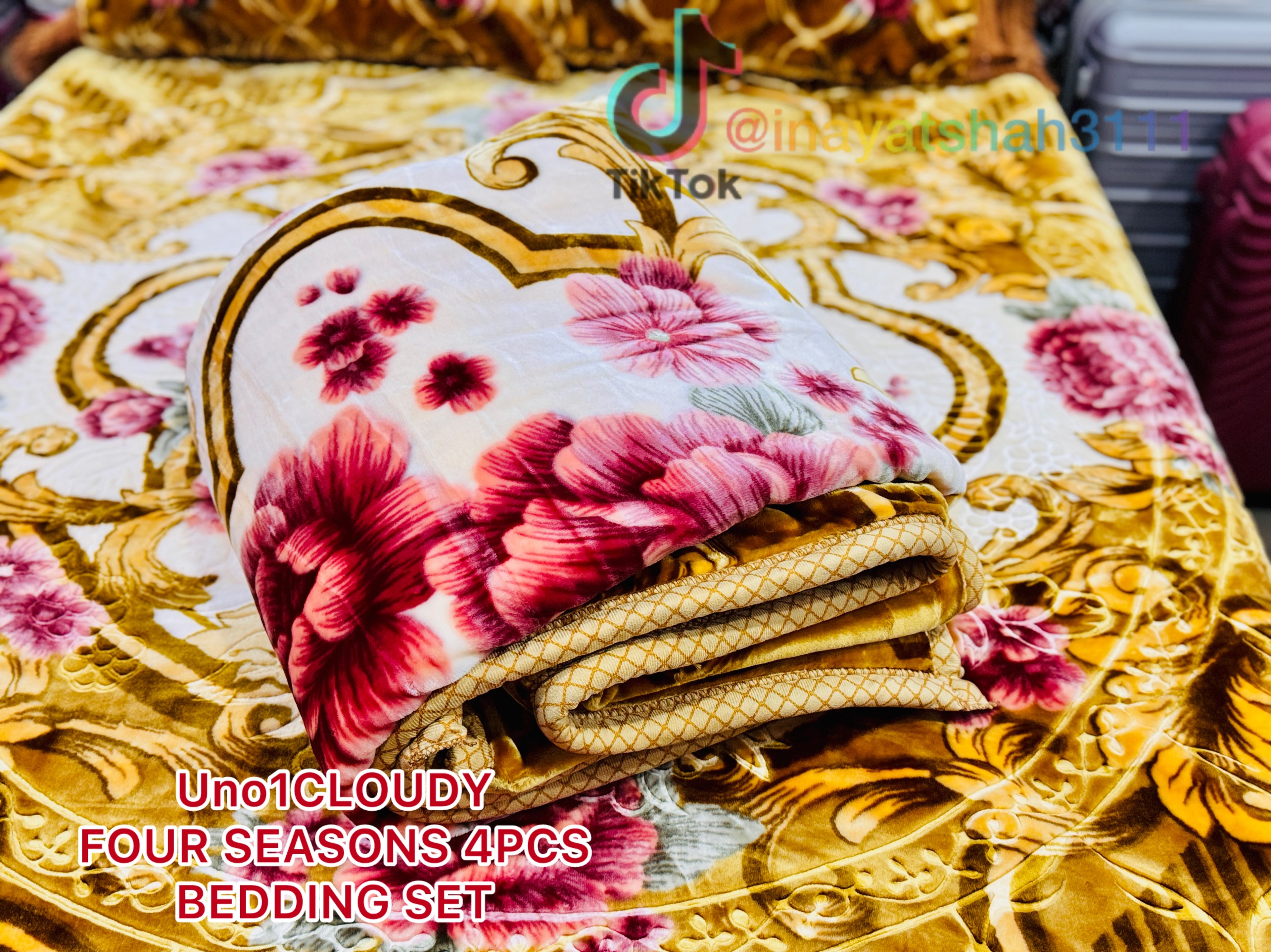 Uno1 Cloudy Four Seasons 4-Piece Premium Embossed Bedding Set 🌥️