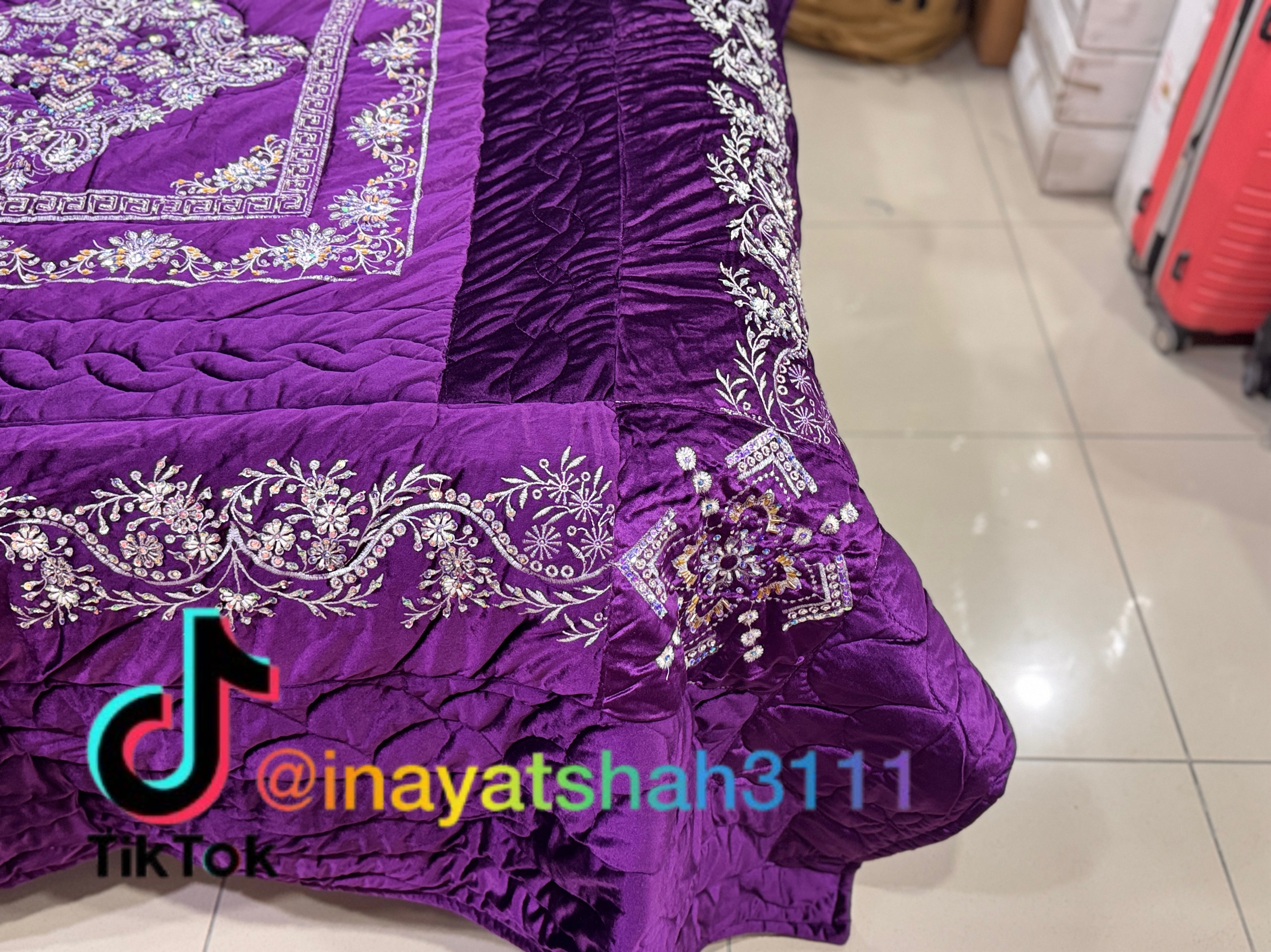 Handcrafted 13-Piece Luxury Razai Bedding Set – Premium Leather Cloth