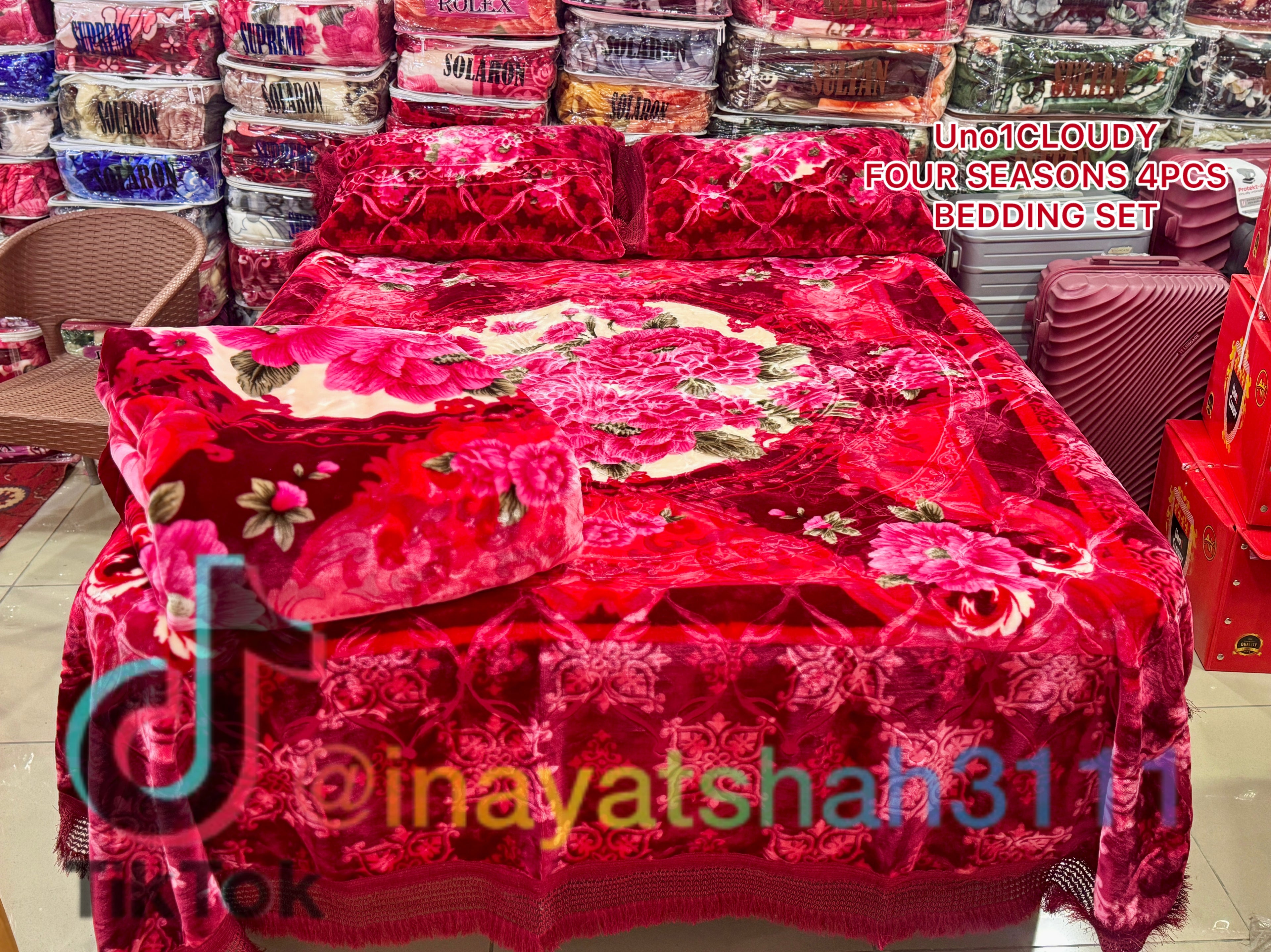 Uno1 Cloudy Four Seasons 4-Piece Premium Embossed Bedding Set 🌥️