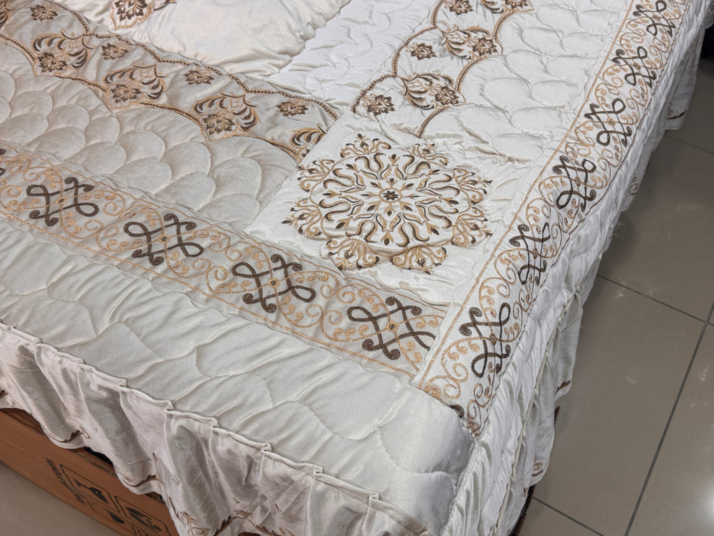 Luxury Bridal 9-Piece Embroidered Bedsheet & Razai Set – Imported Leather Cloth
