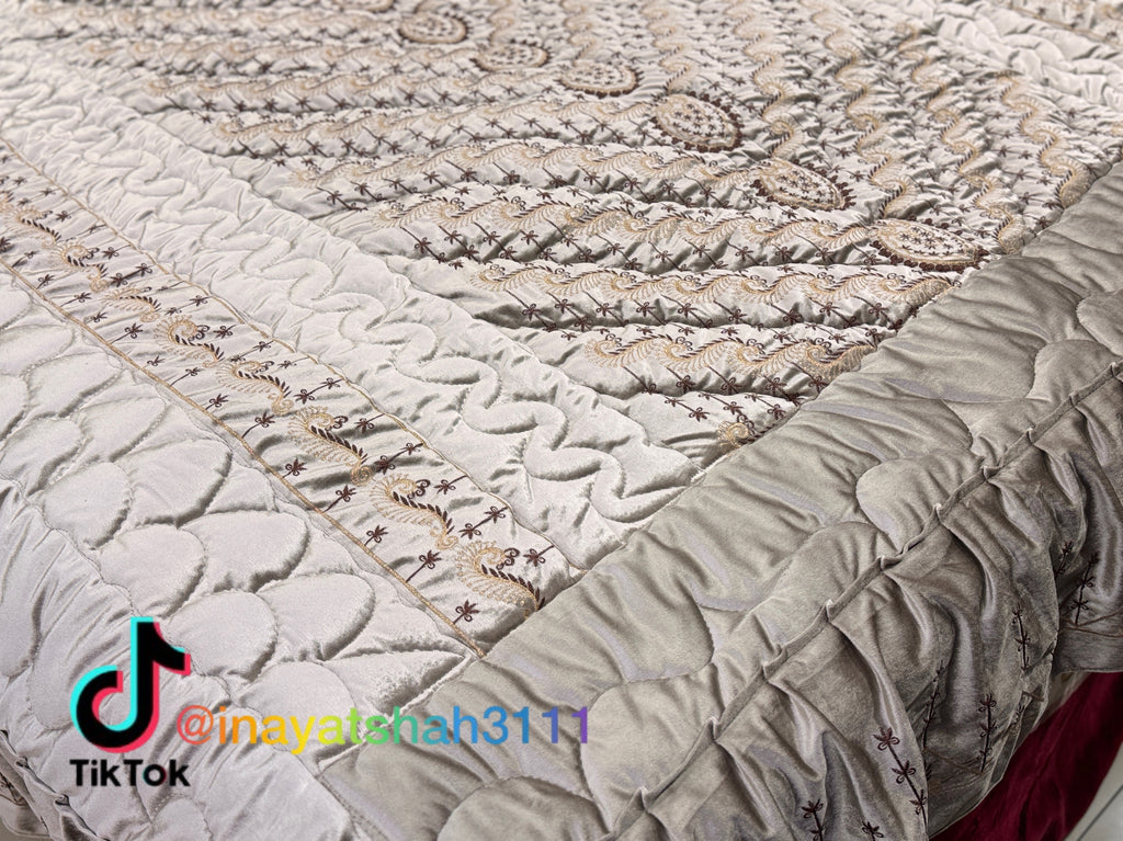 Luxury Bridal 9-Piece Embroidered Bedsheet & Quilted Razai Set – Imported Leather Cloth |