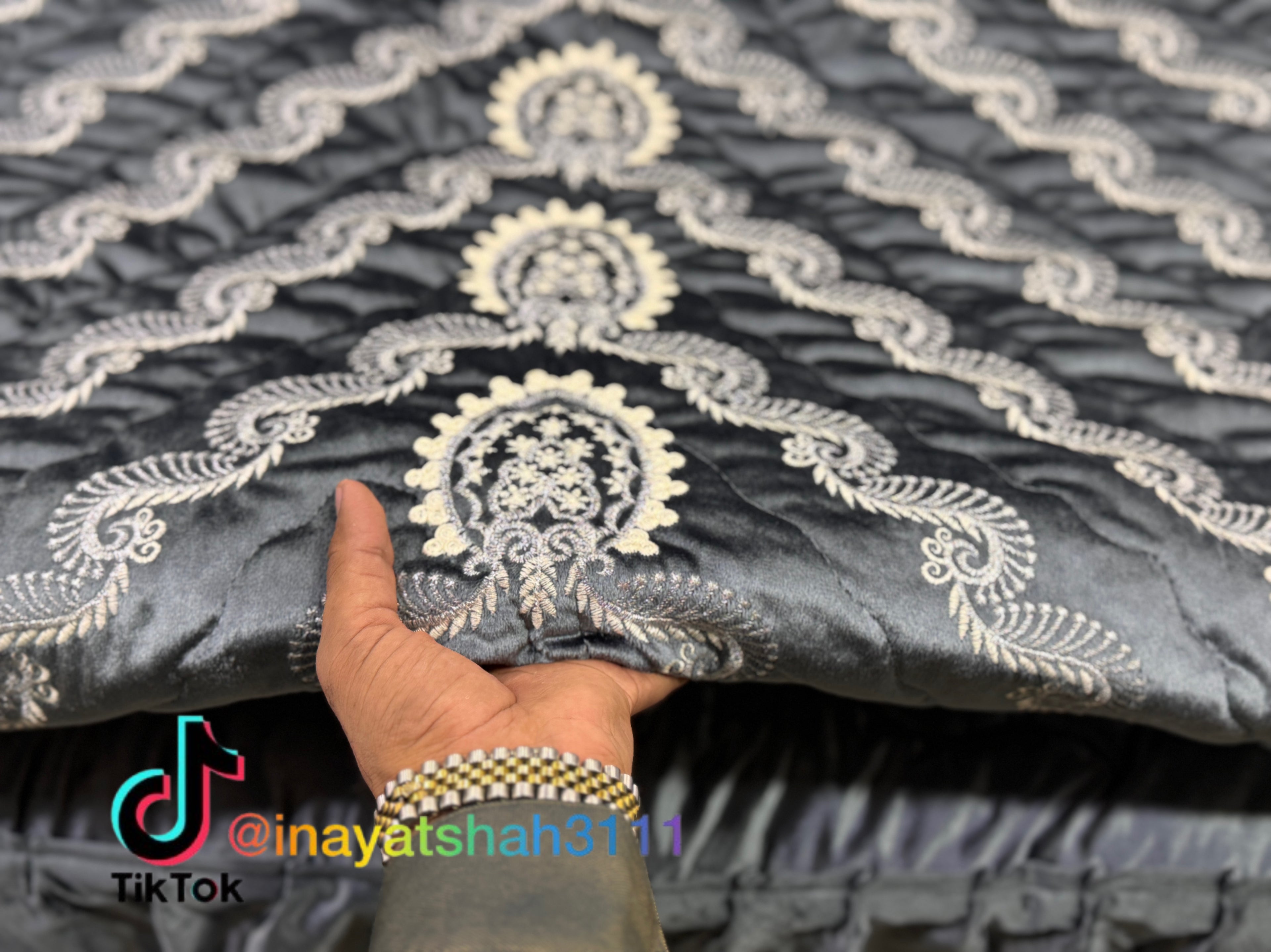 Luxury Bridal 9-Piece Embroidered Bedsheet & Quilted Razai Set