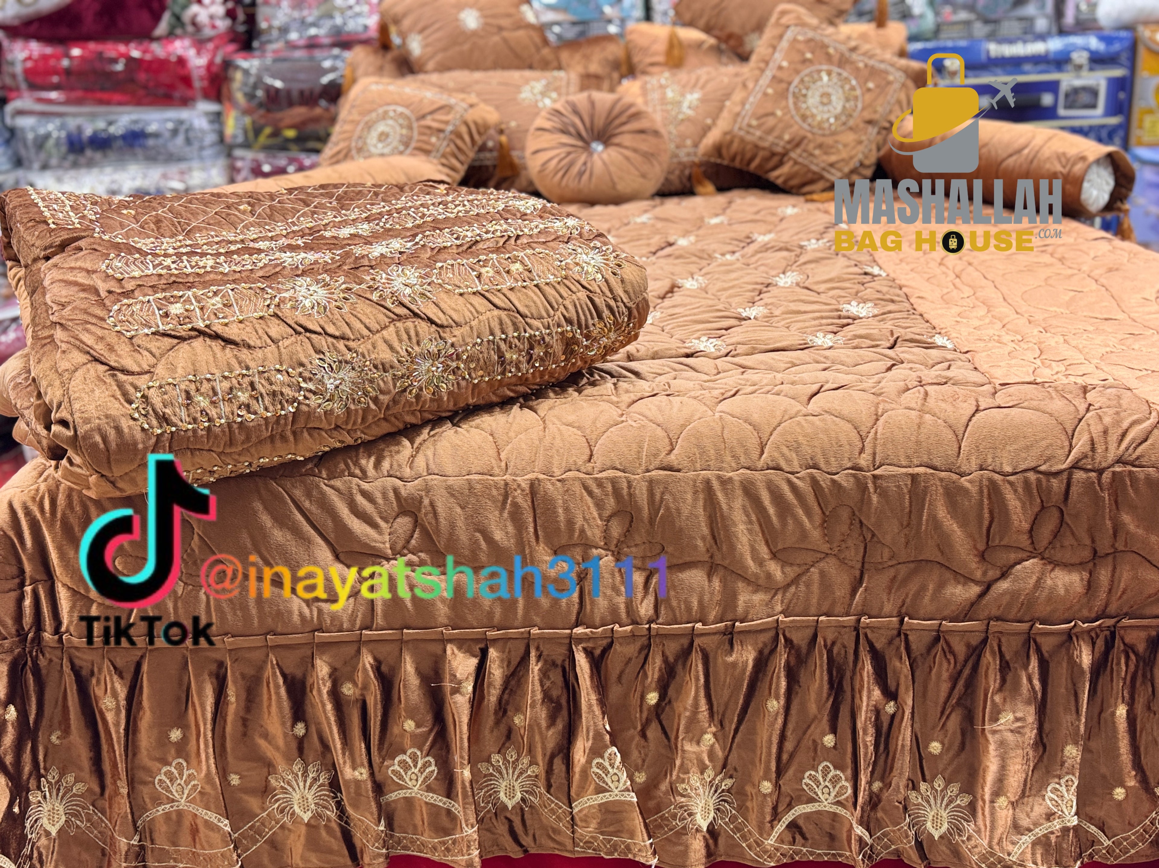 Handcrafted 13-Piece Luxury Razai Bedding Set – Premium Leather Cloth