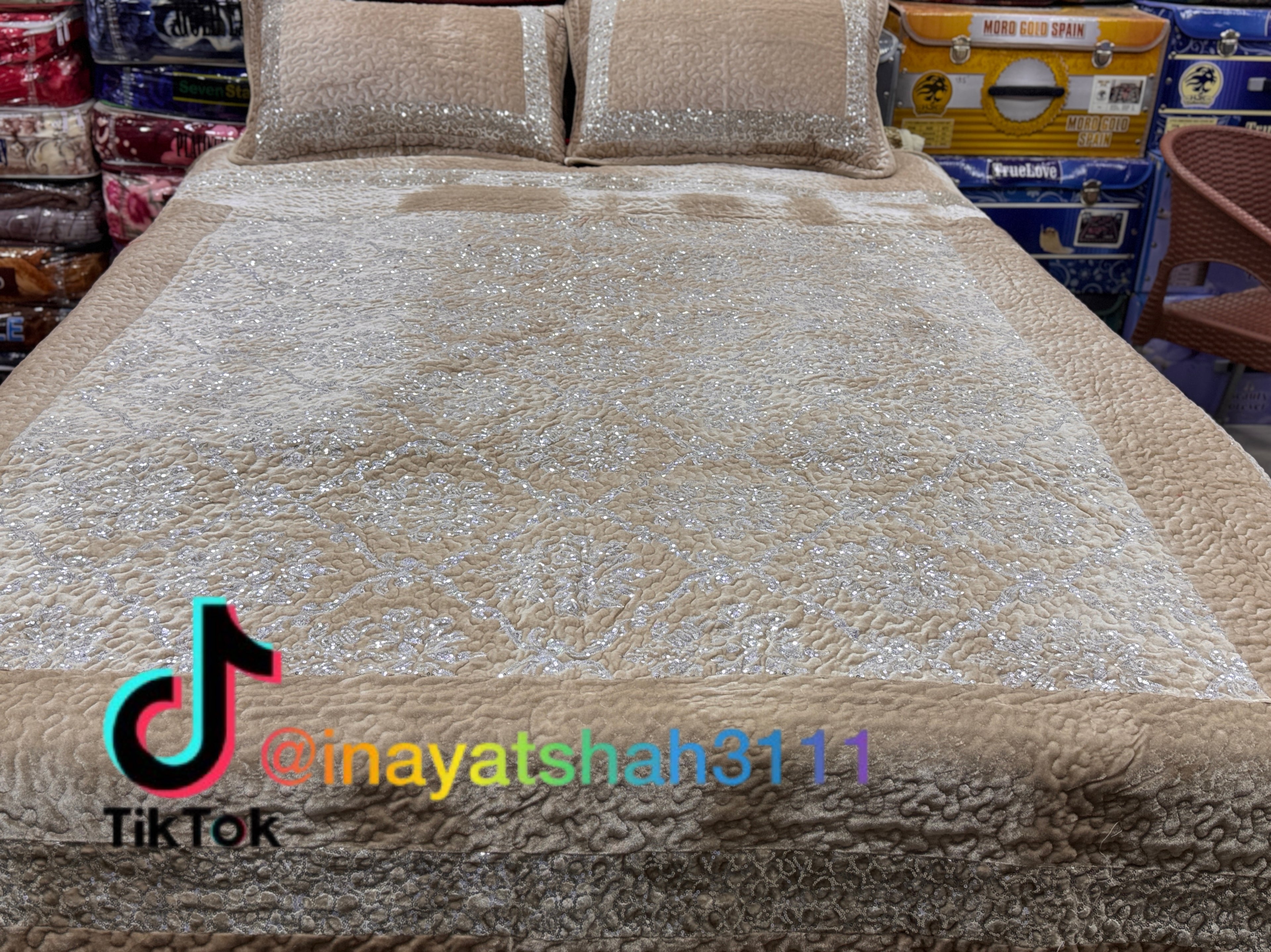 3-Piece Bed Sheet Set – Premium Leather Touch Shining Sitara Design