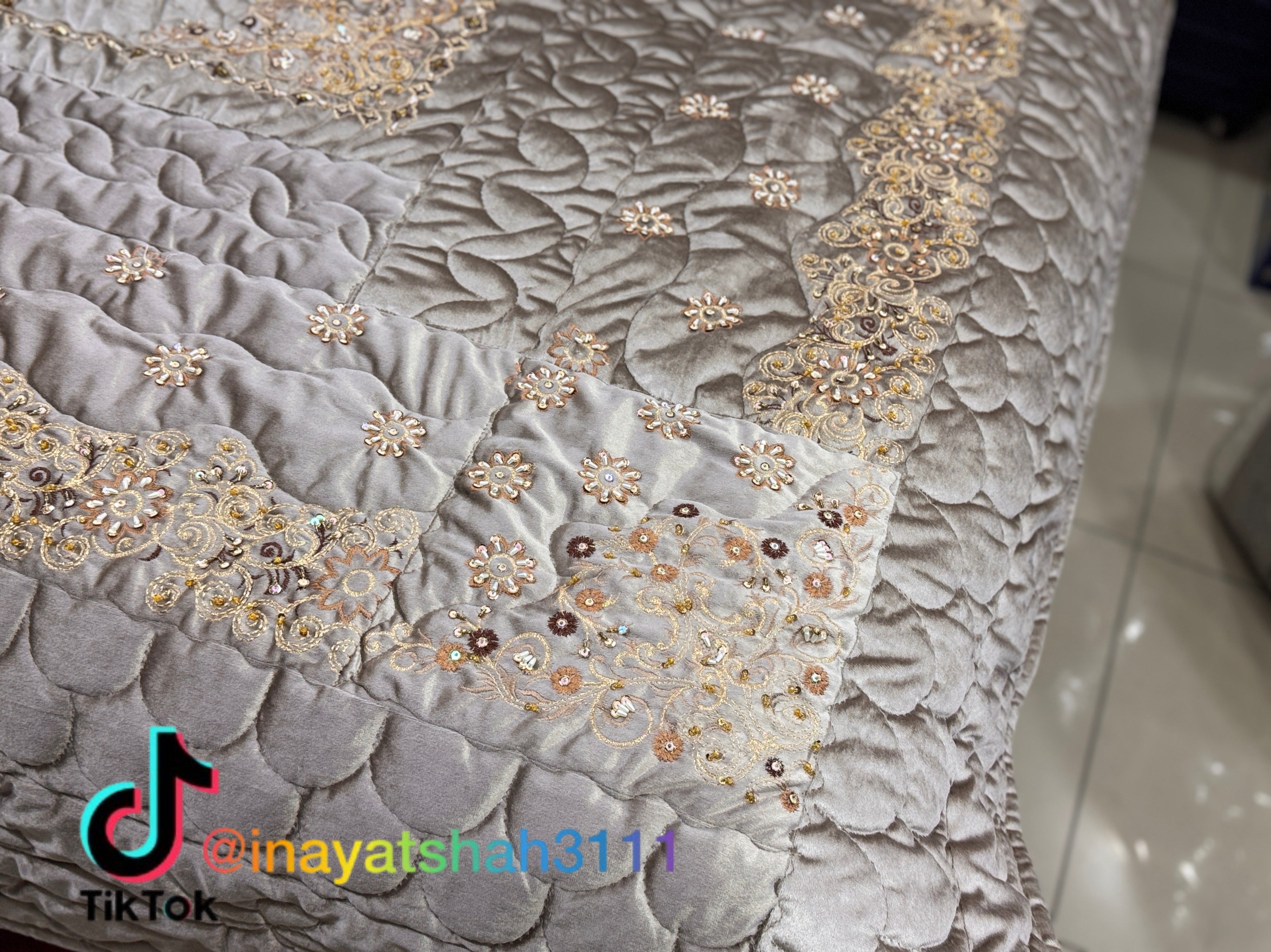 Handmade 13-Piece Razai Set – Premium Leather Cloth