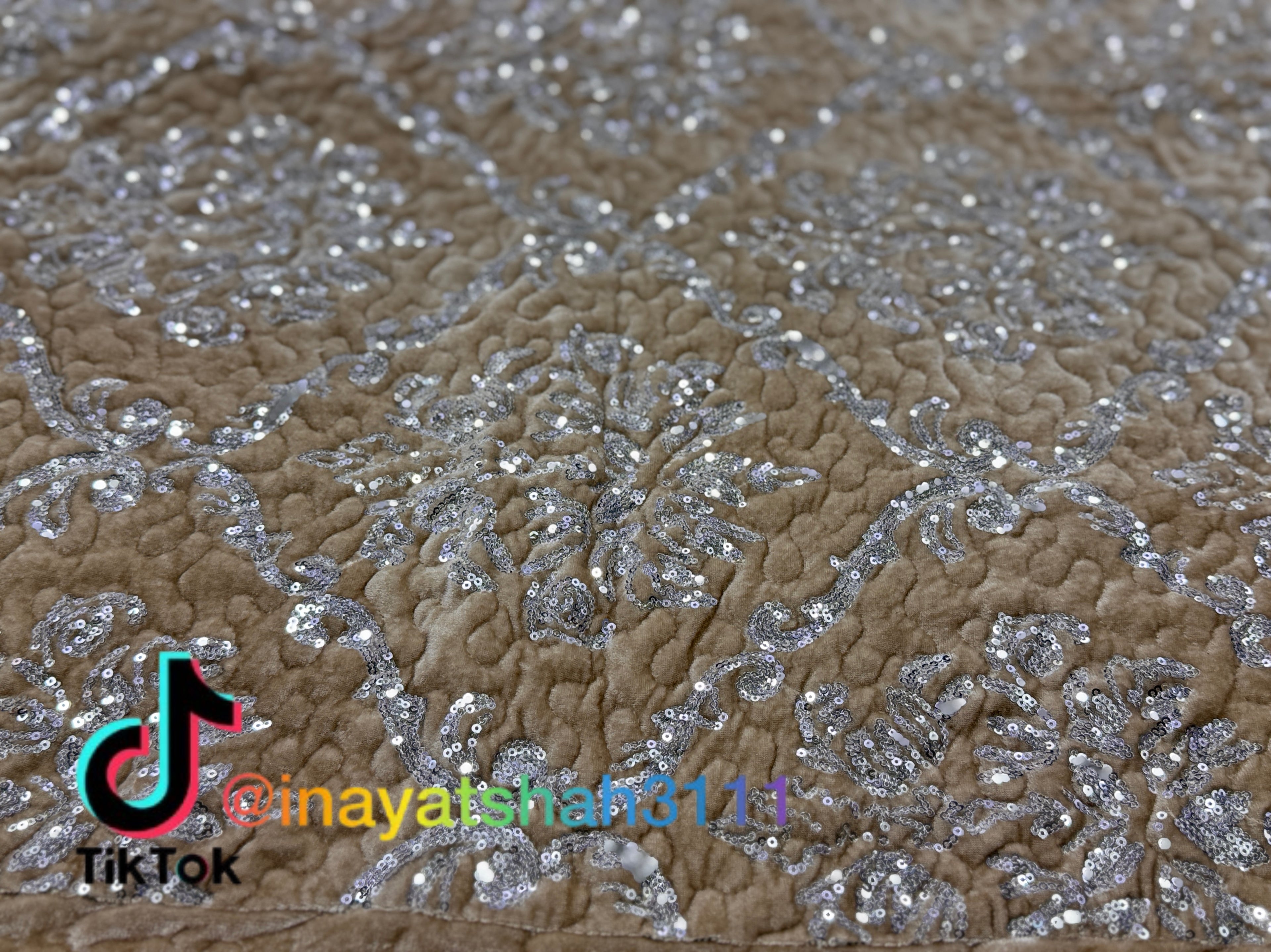 3-Piece Bed Sheet Set – Premium Leather Touch Shining Sitara Design