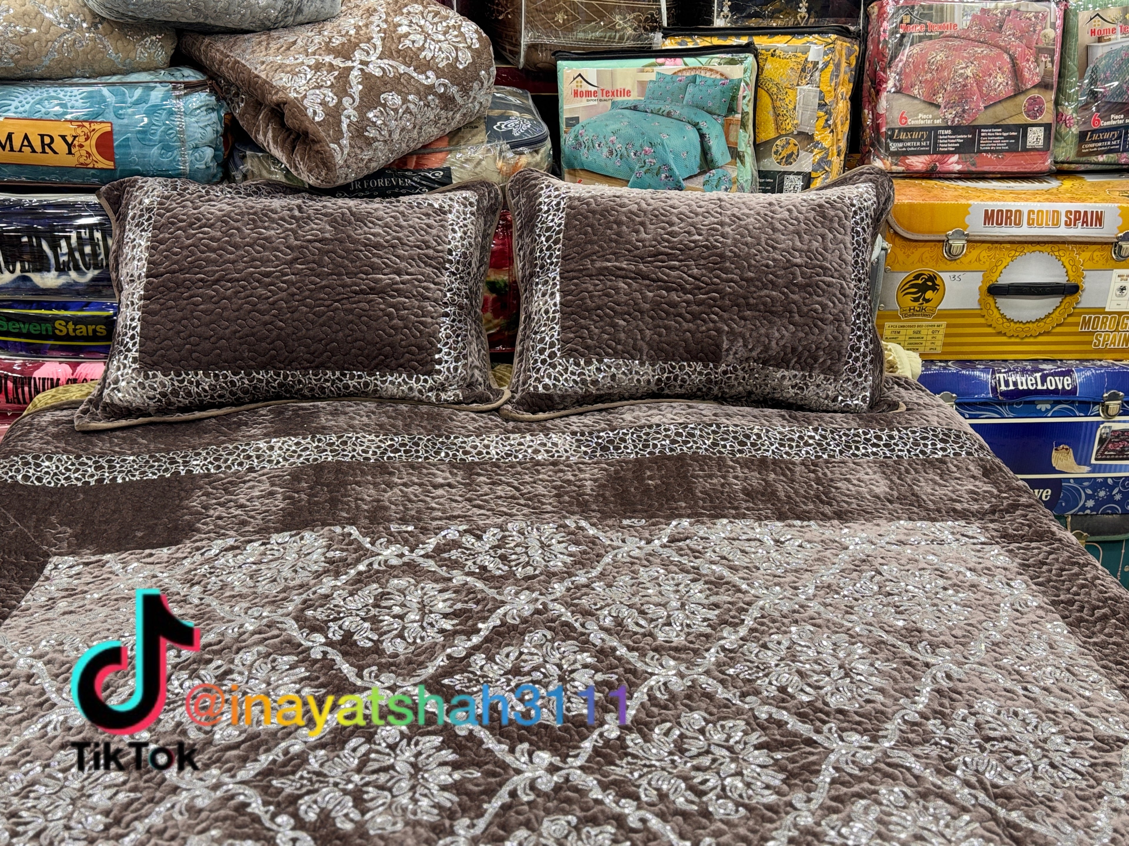 3-Piece Bed Sheet Set – Leather Cloth with Shining Sitara Design