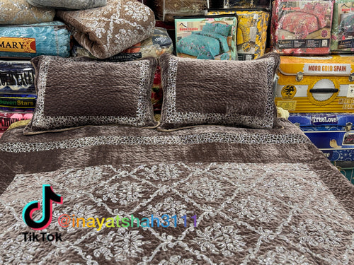 3-Piece Bed Sheet Set – Leather Cloth with Shining Sitara Design