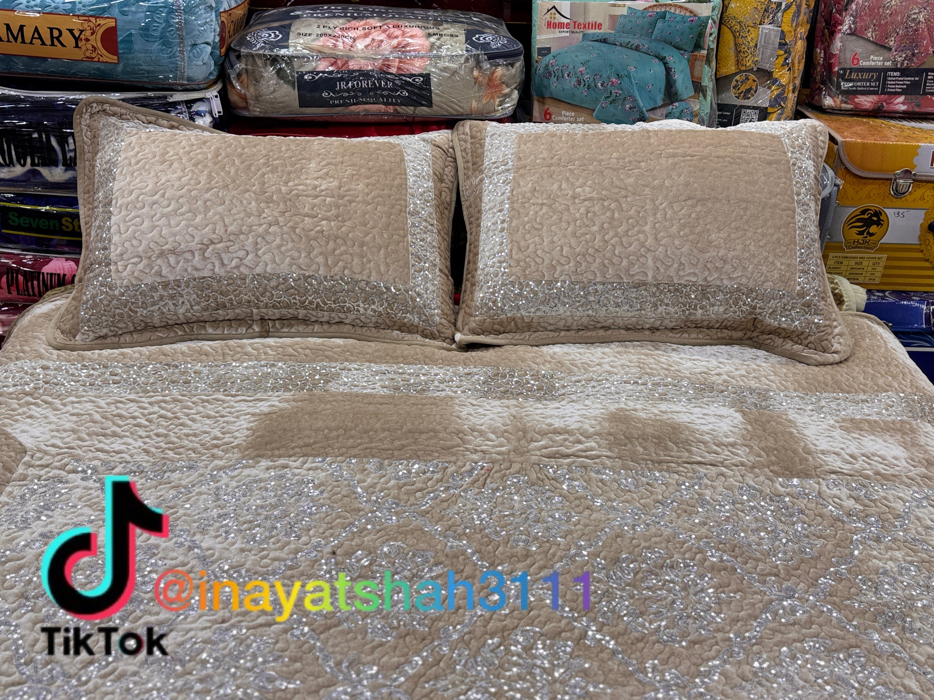 3-Piece Bed Sheet Set – Premium Leather Touch Shining Sitara Design