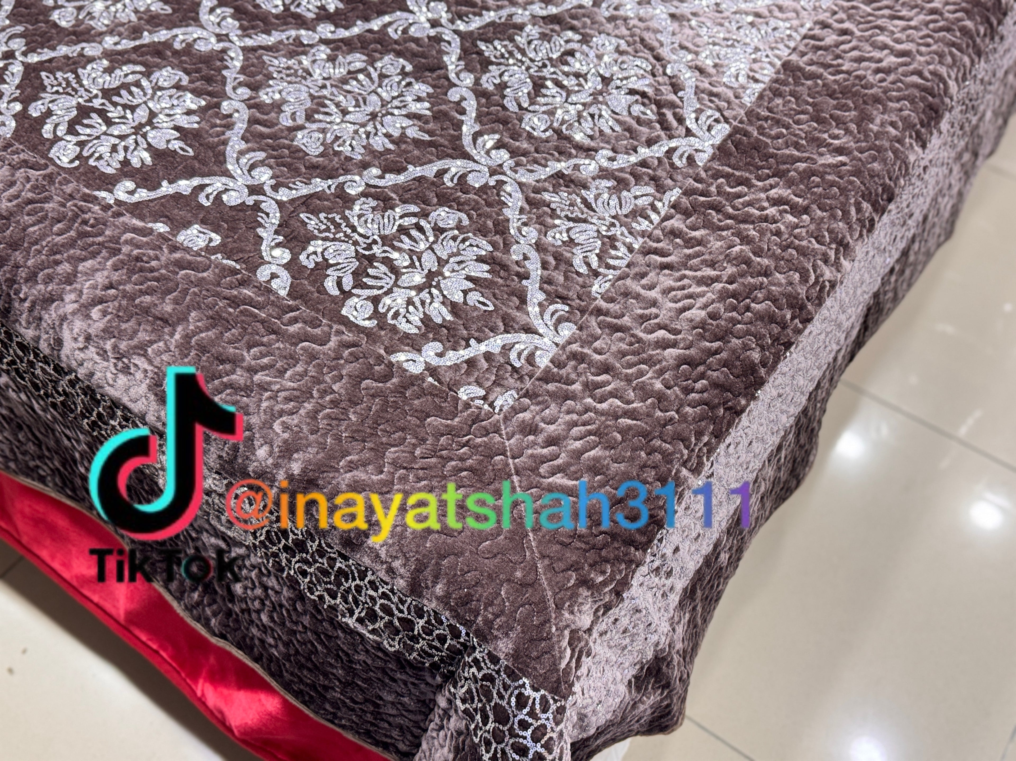 3-Piece Bed Sheet Set – Leather Cloth with Shining Sitara Design
