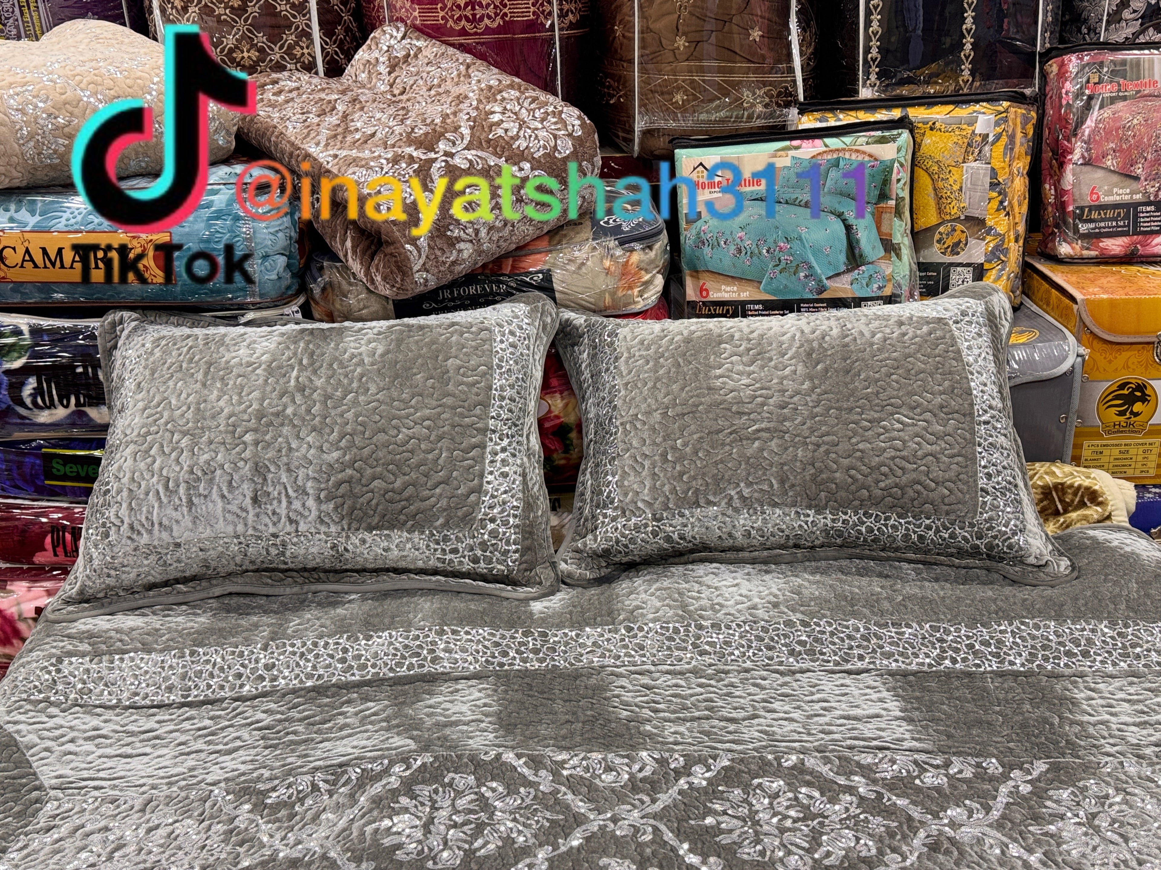 3-Piece Bed Sheet Set – Leather Cloth with Shining Sitara Design