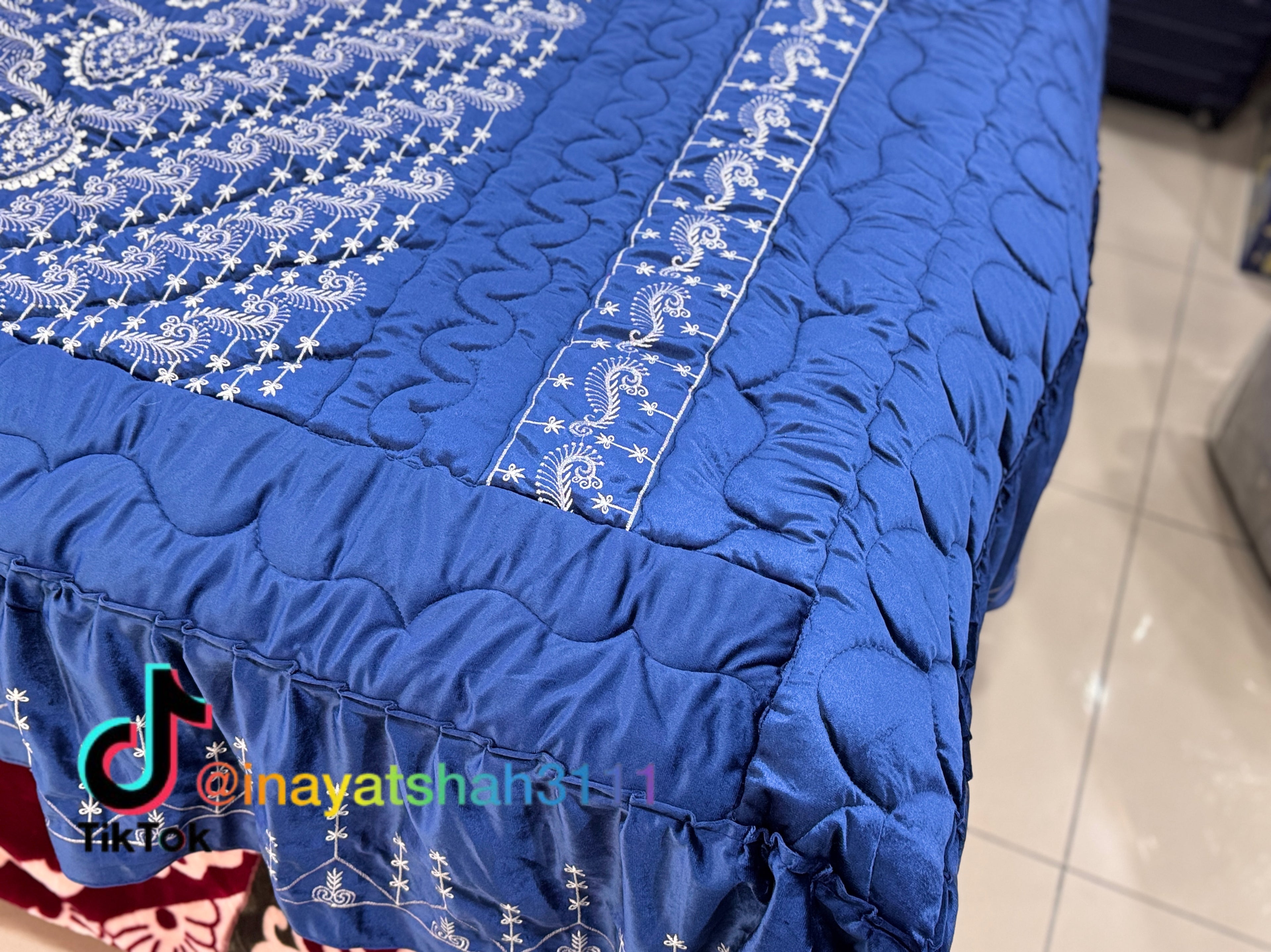 Bridal 9-Piece Embroidered Bedsheet & Razai Set – Imported Leather Cloth