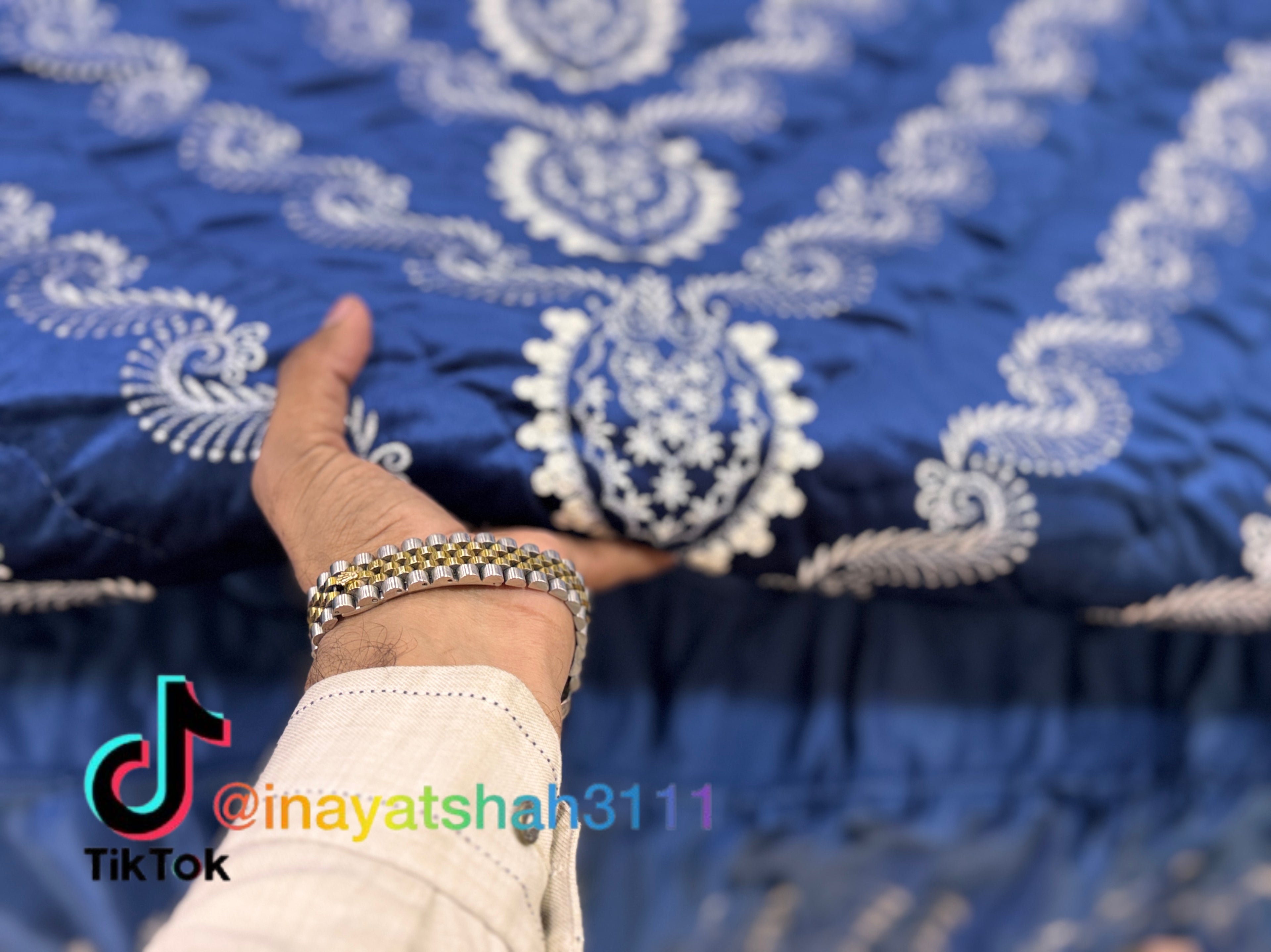 Bridal 9-Piece Embroidered Bedsheet & Razai Set – Imported Leather Cloth