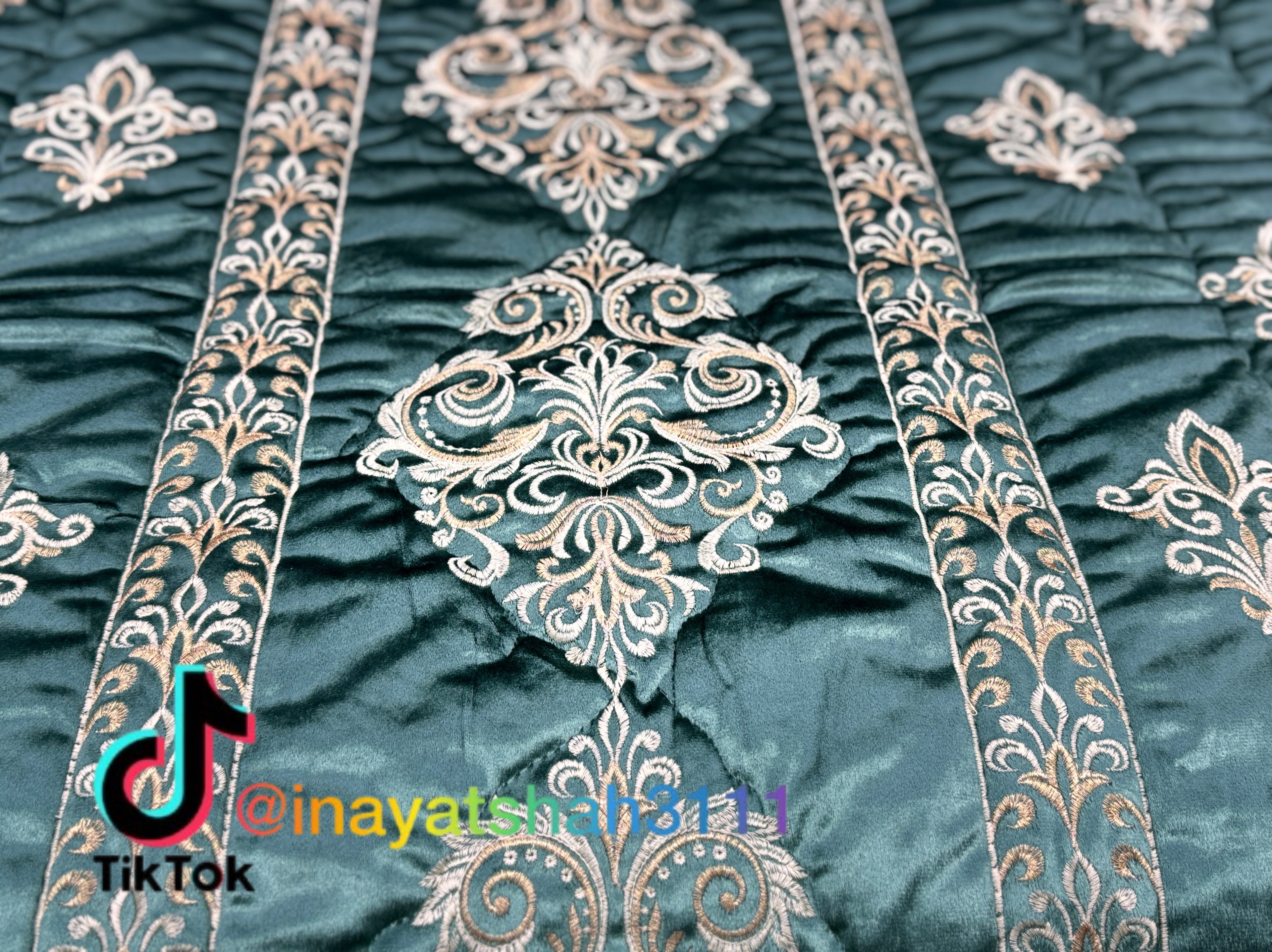 Luxury 9-Piece Embroidered Razai Set – Premium Leather Cloth