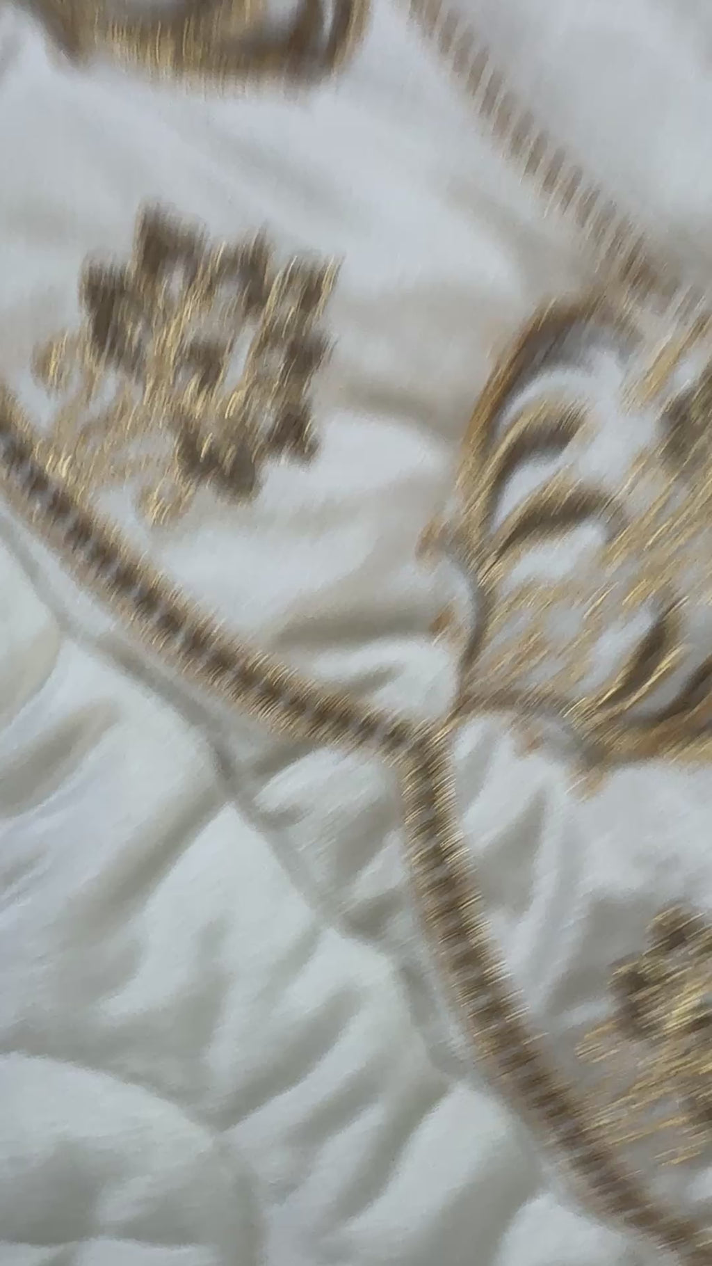 Luxury Bridal 9-Piece Embroidered Bedsheet & Razai Set – Imported Leather Cloth