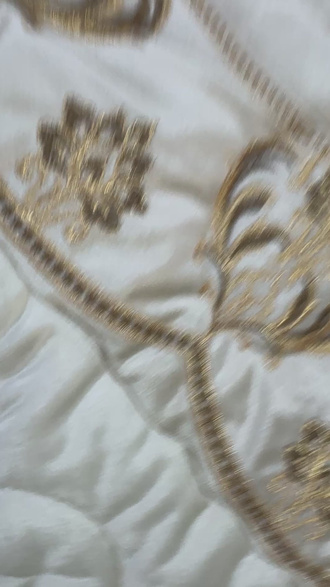 Luxury Bridal 9-Piece Embroidered Bedsheet & Razai Set – Imported Leather Cloth